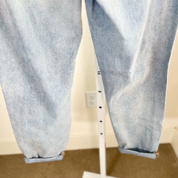 BDG Mom high-rise distressed jeans jeans. Size 25. Retails $69 NWT. - Picture 11 of 17